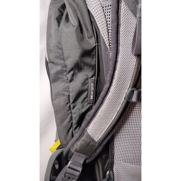 Thule Capstone 32 Liter Backpack Men's Fit Grey with DSLR Camera Holster - Picture 6 of 15